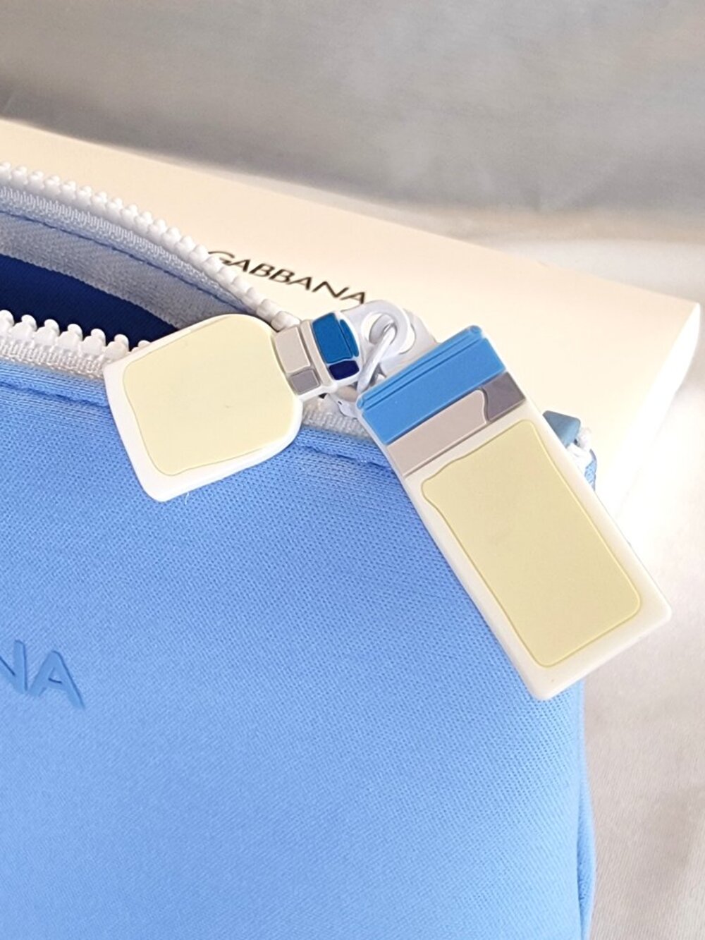 Dolce & Gabbana Light Blue Travel Pouch - Picture 4 of 6